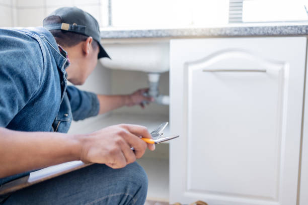 Best Hot Water Heater Installation  in Floresville, TX